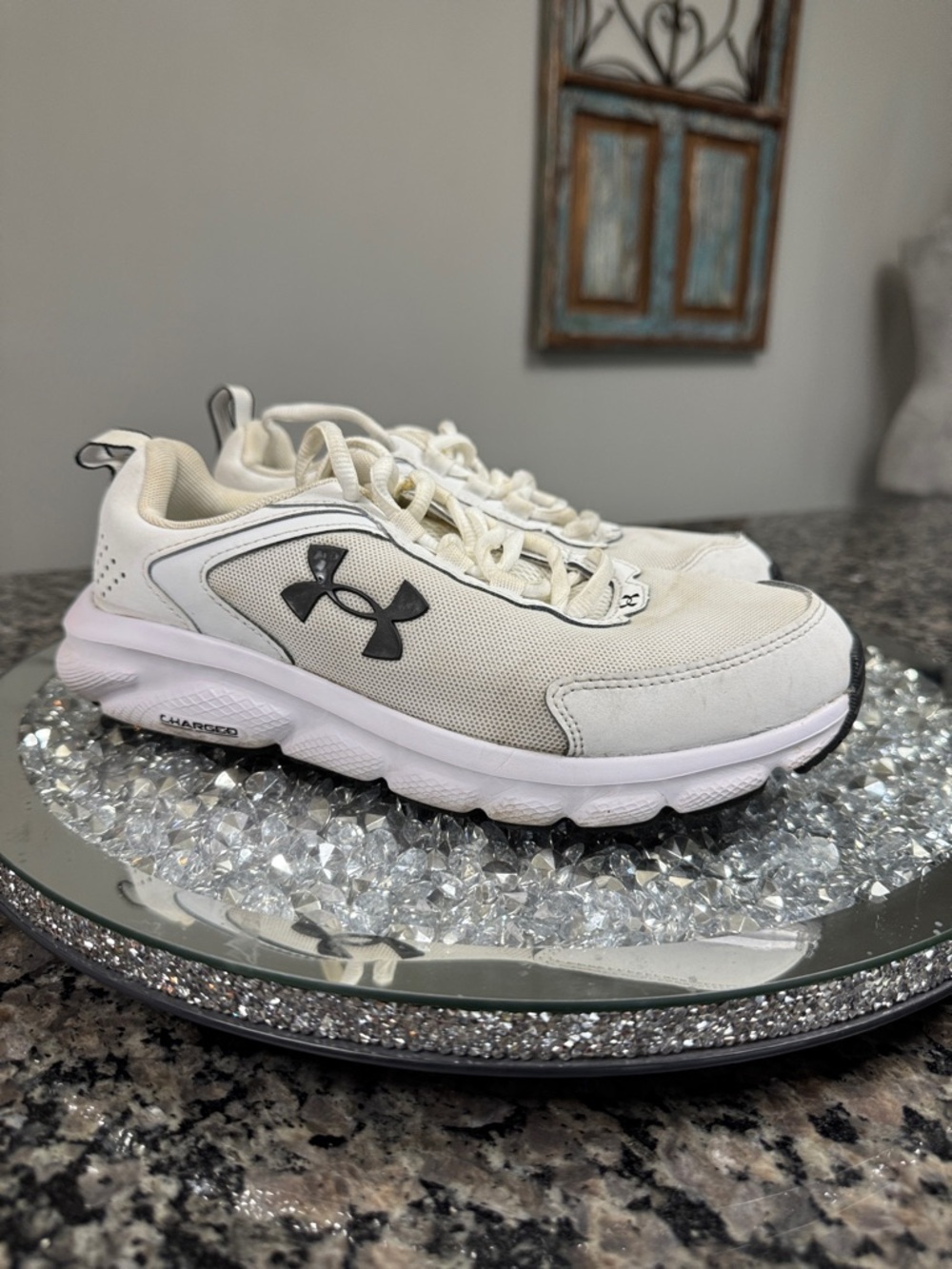 Under Armour charged assert deluxe foam Athletic Running Shoes 7.5
